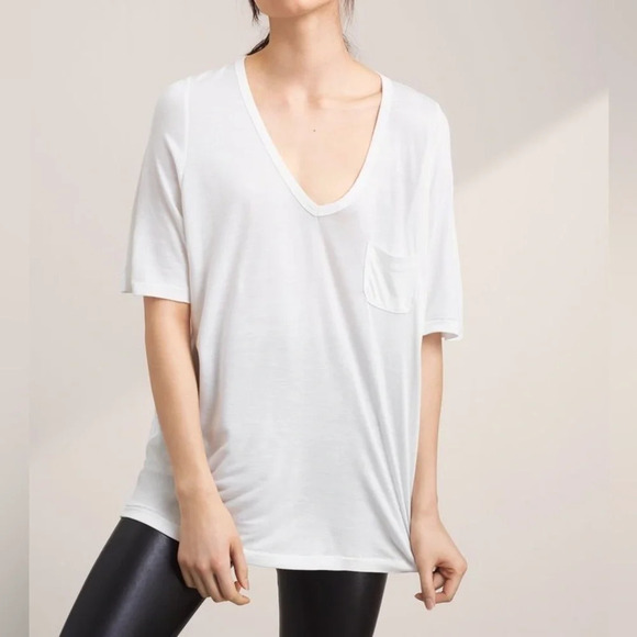 Aritzia Wilfred Free Women’s Libre T-Shirt Oversized V-neck Short Sleeve White - Picture 3 of 10